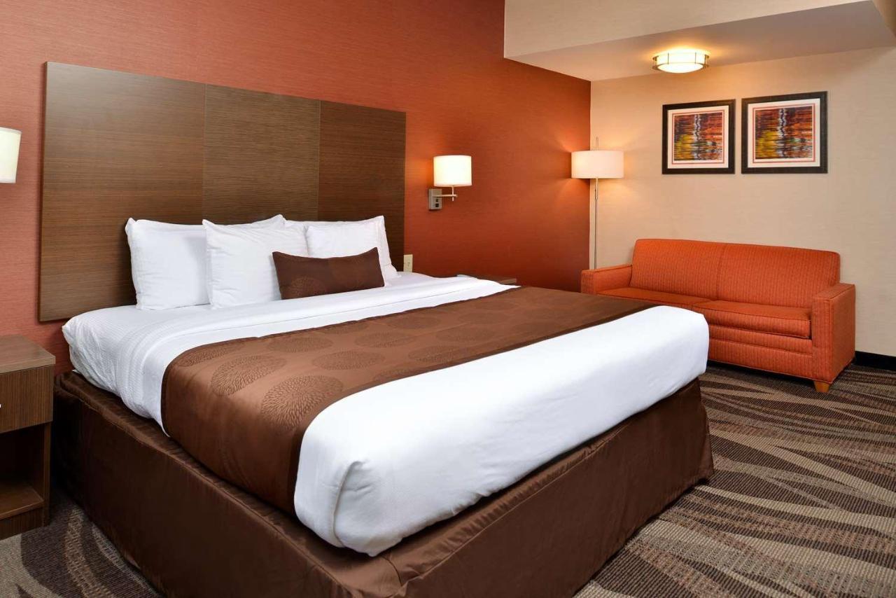 Best Western Plus University Inn Olean Buitenkant foto