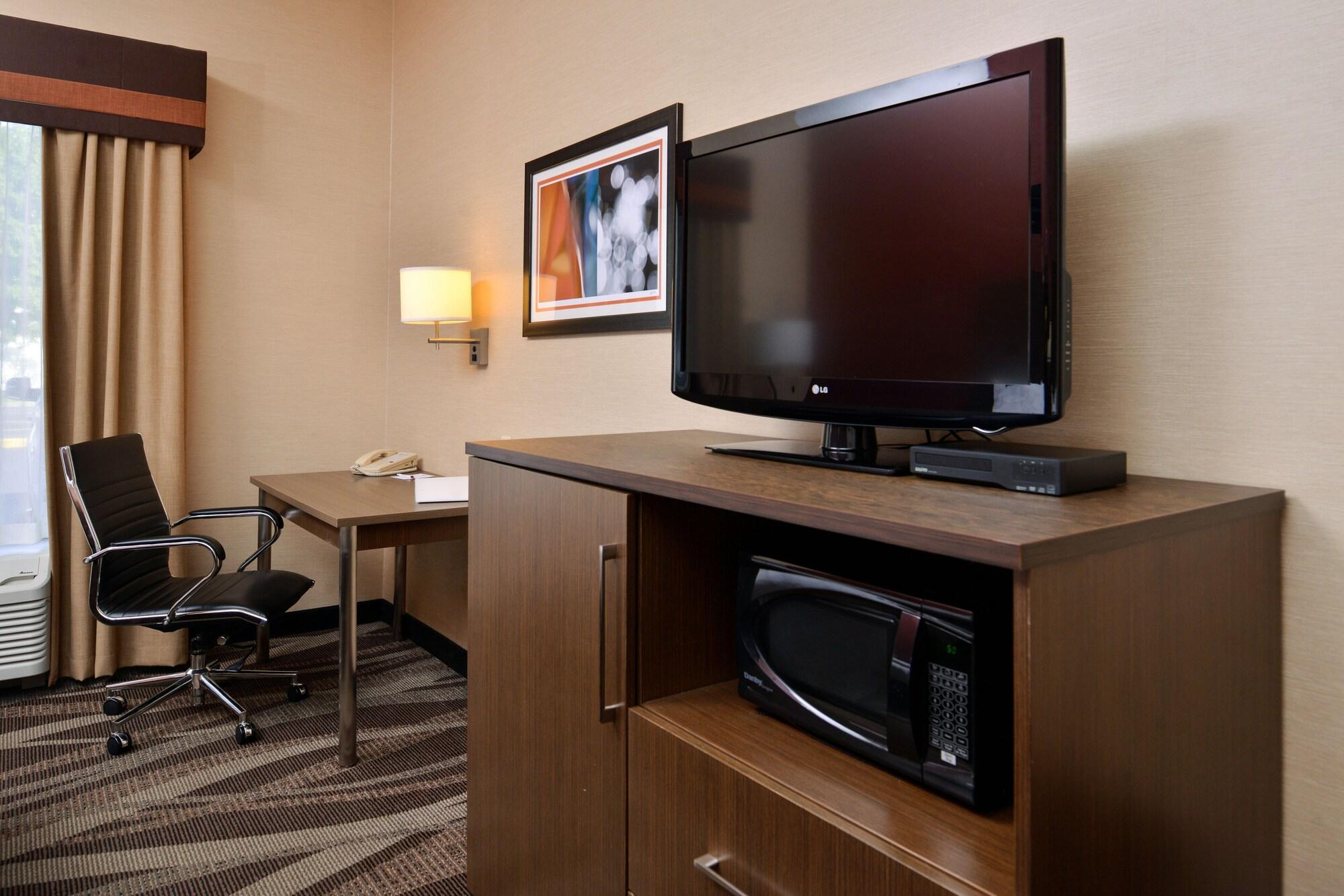 Best Western Plus University Inn Olean Buitenkant foto