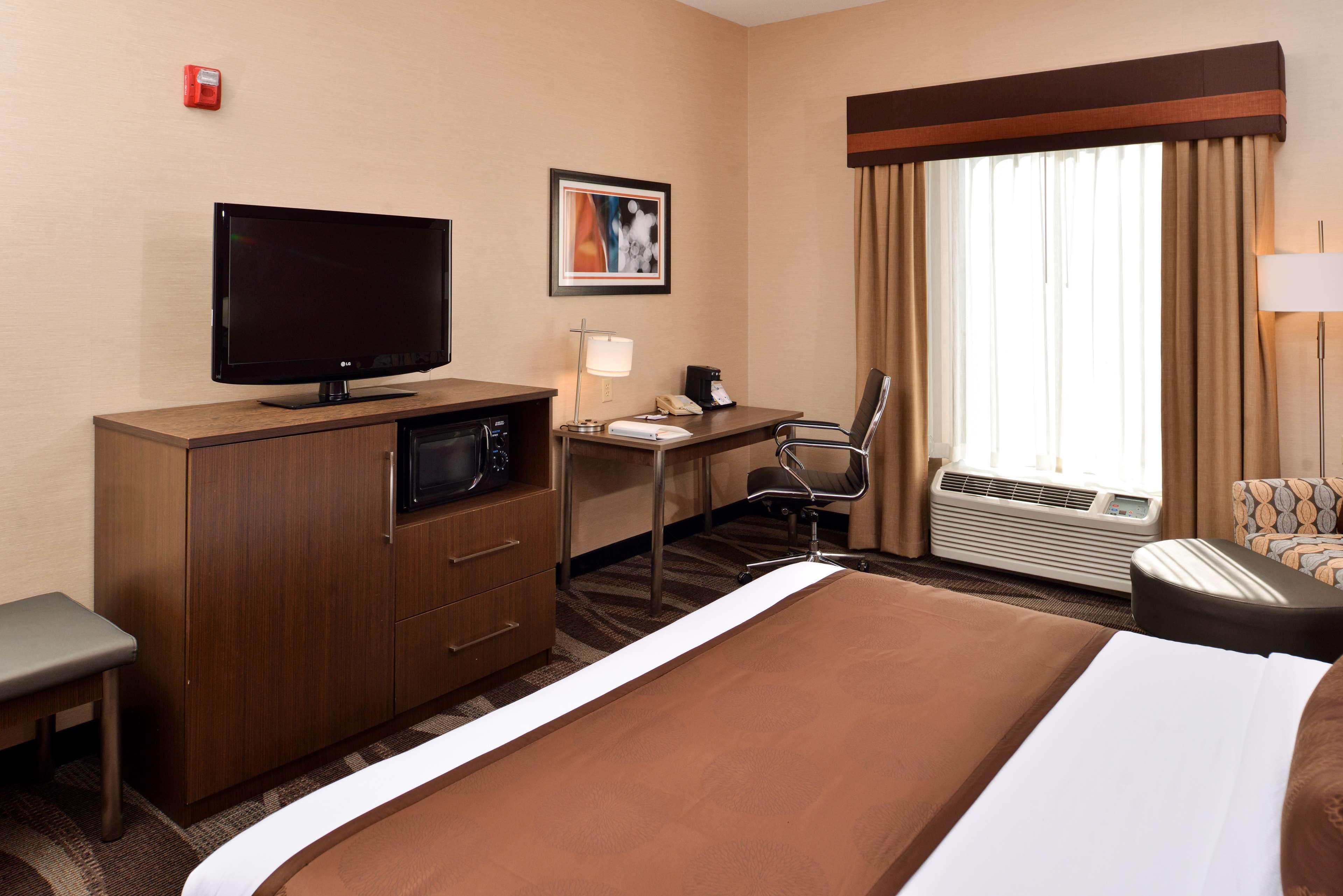 Best Western Plus University Inn Olean Buitenkant foto