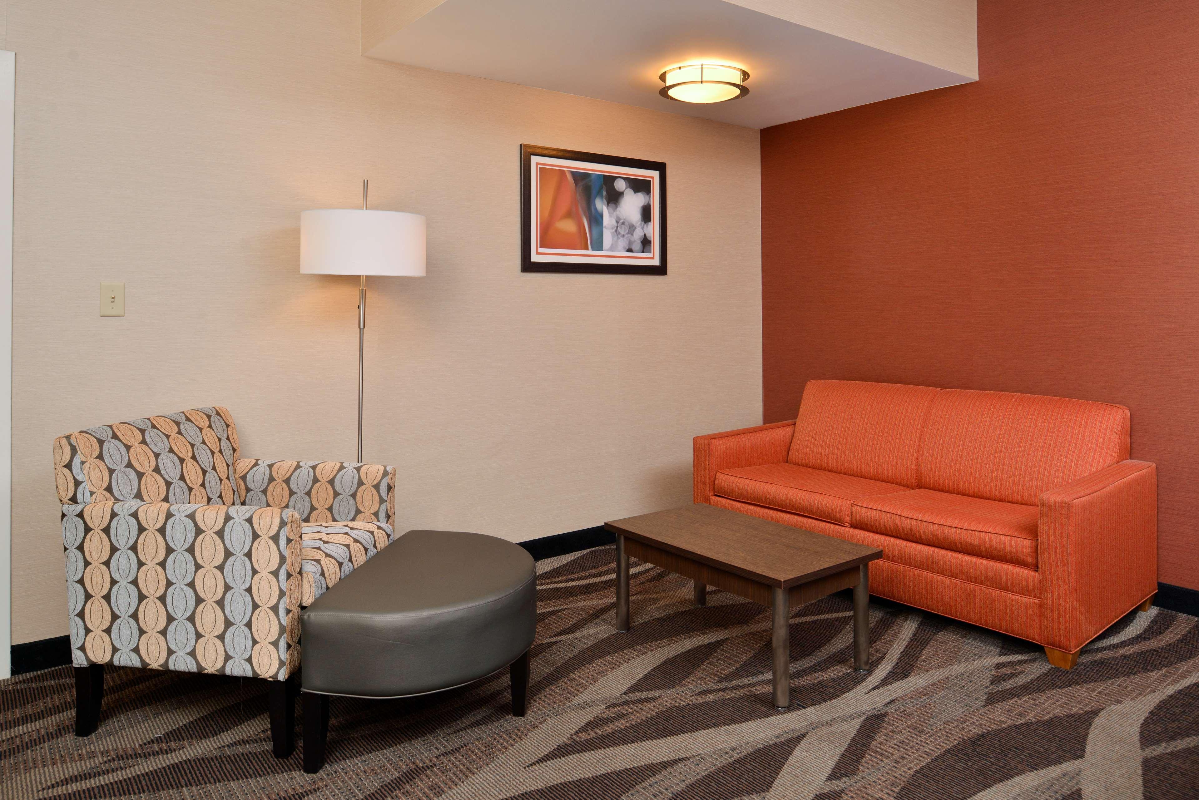 Best Western Plus University Inn Olean Buitenkant foto