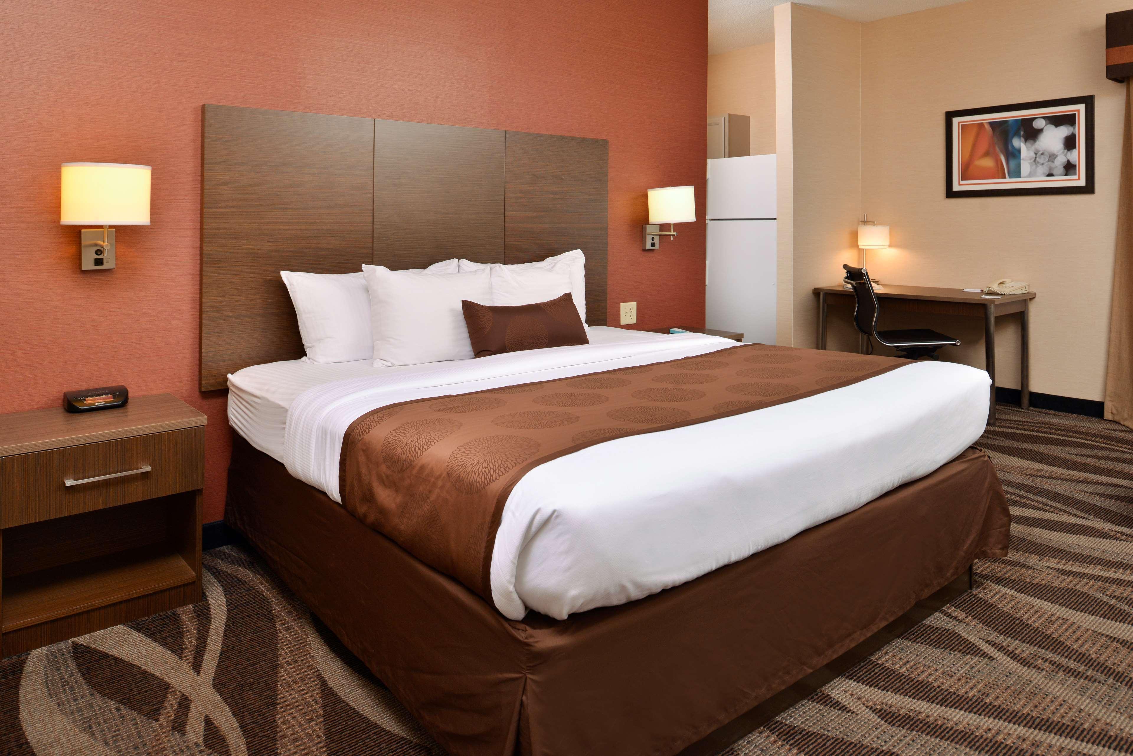Best Western Plus University Inn Olean Buitenkant foto