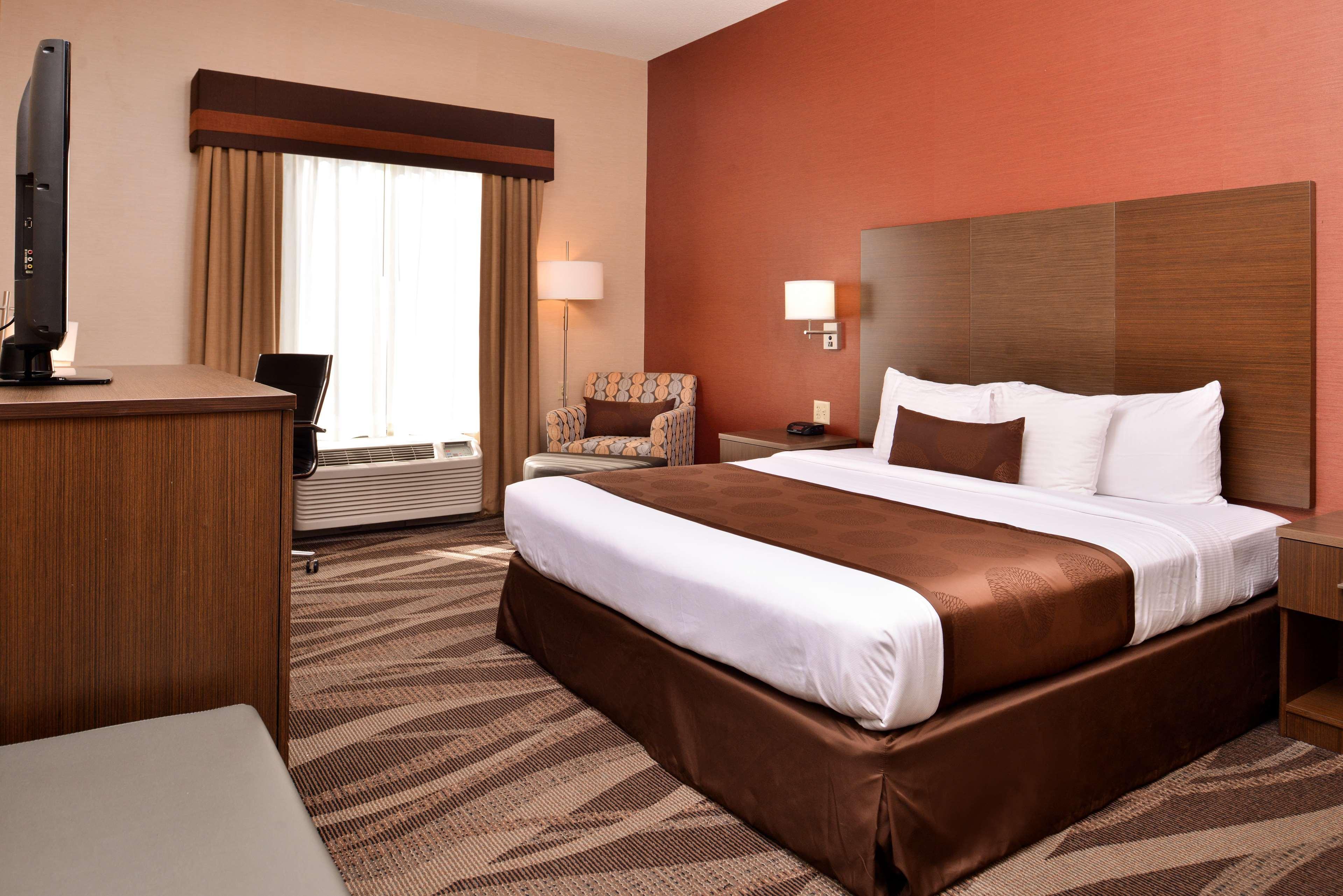 Best Western Plus University Inn Olean Buitenkant foto