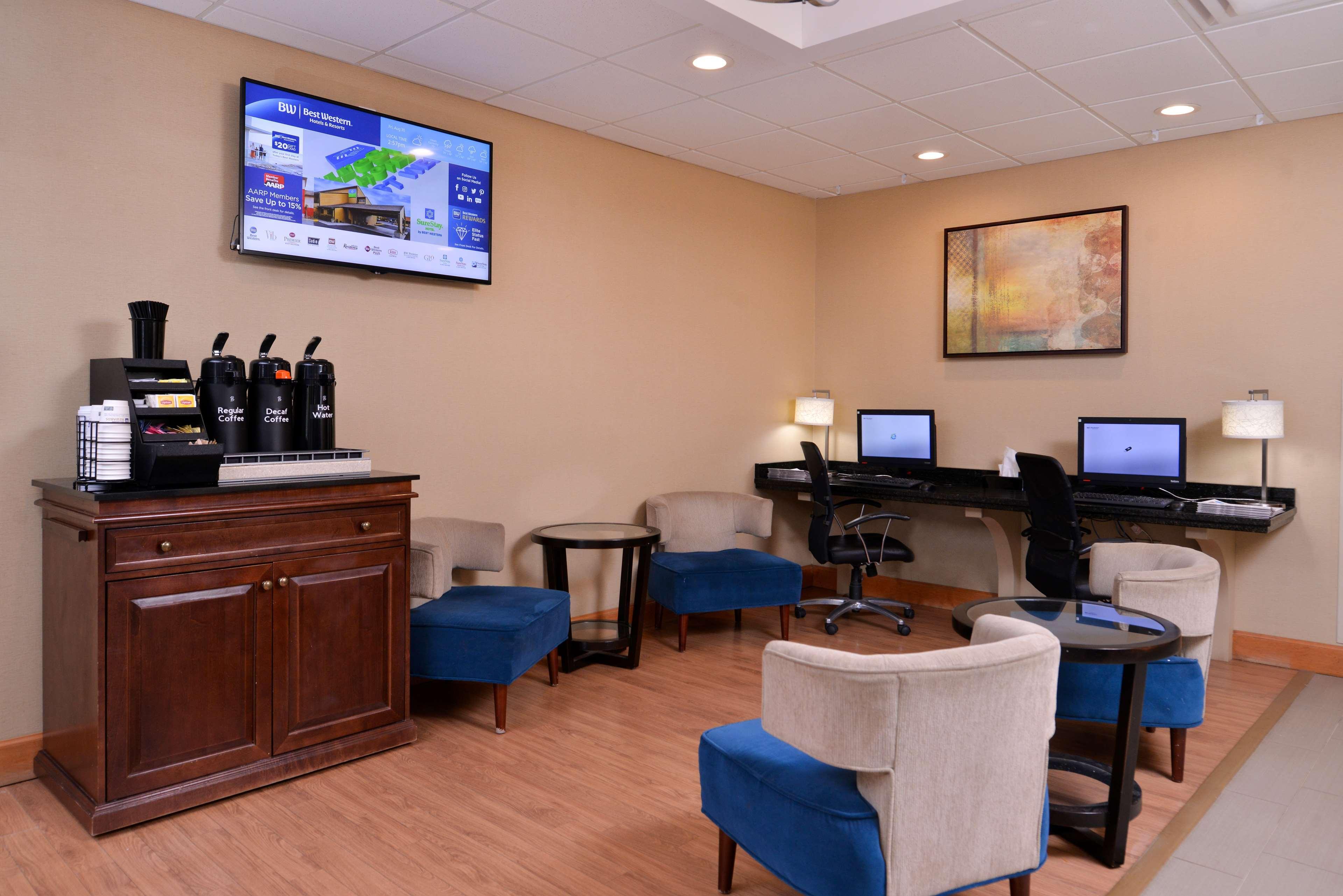 Best Western Plus University Inn Olean Buitenkant foto