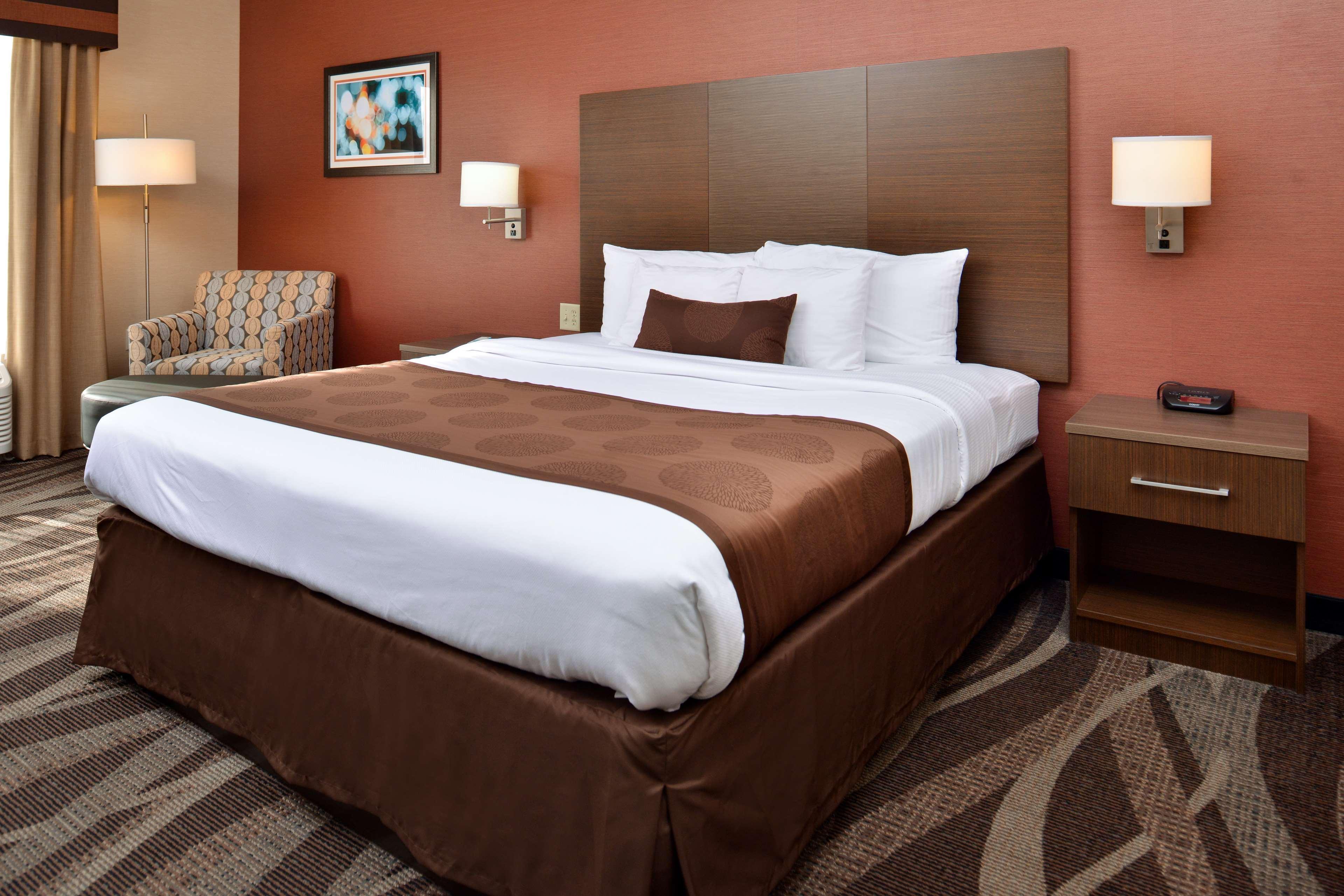 Best Western Plus University Inn Olean Buitenkant foto