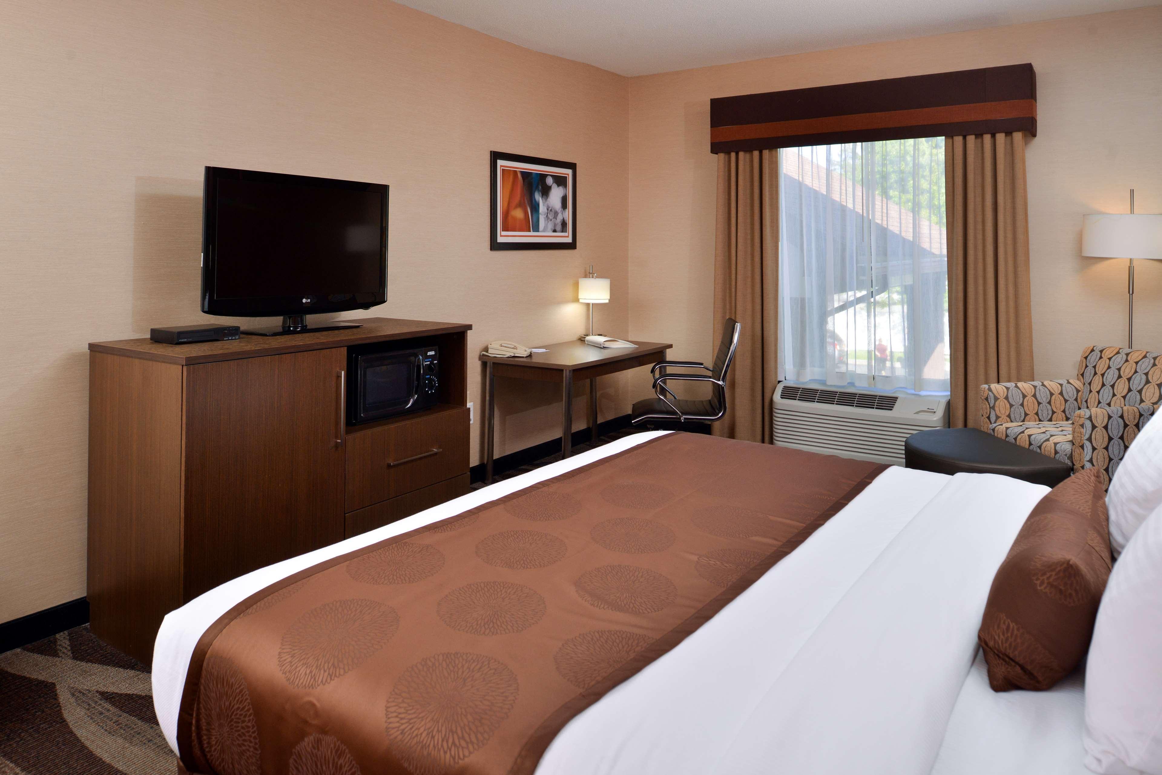 Best Western Plus University Inn Olean Buitenkant foto
